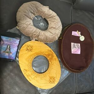Sama Yoni steaming hand carved seat with cushion, herbs and cover.